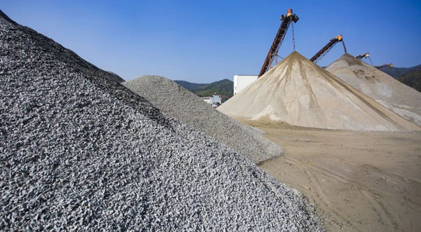 投資一家制砂廠能賺錢嗎？什么樣的制砂機(jī)生產(chǎn)效率高？