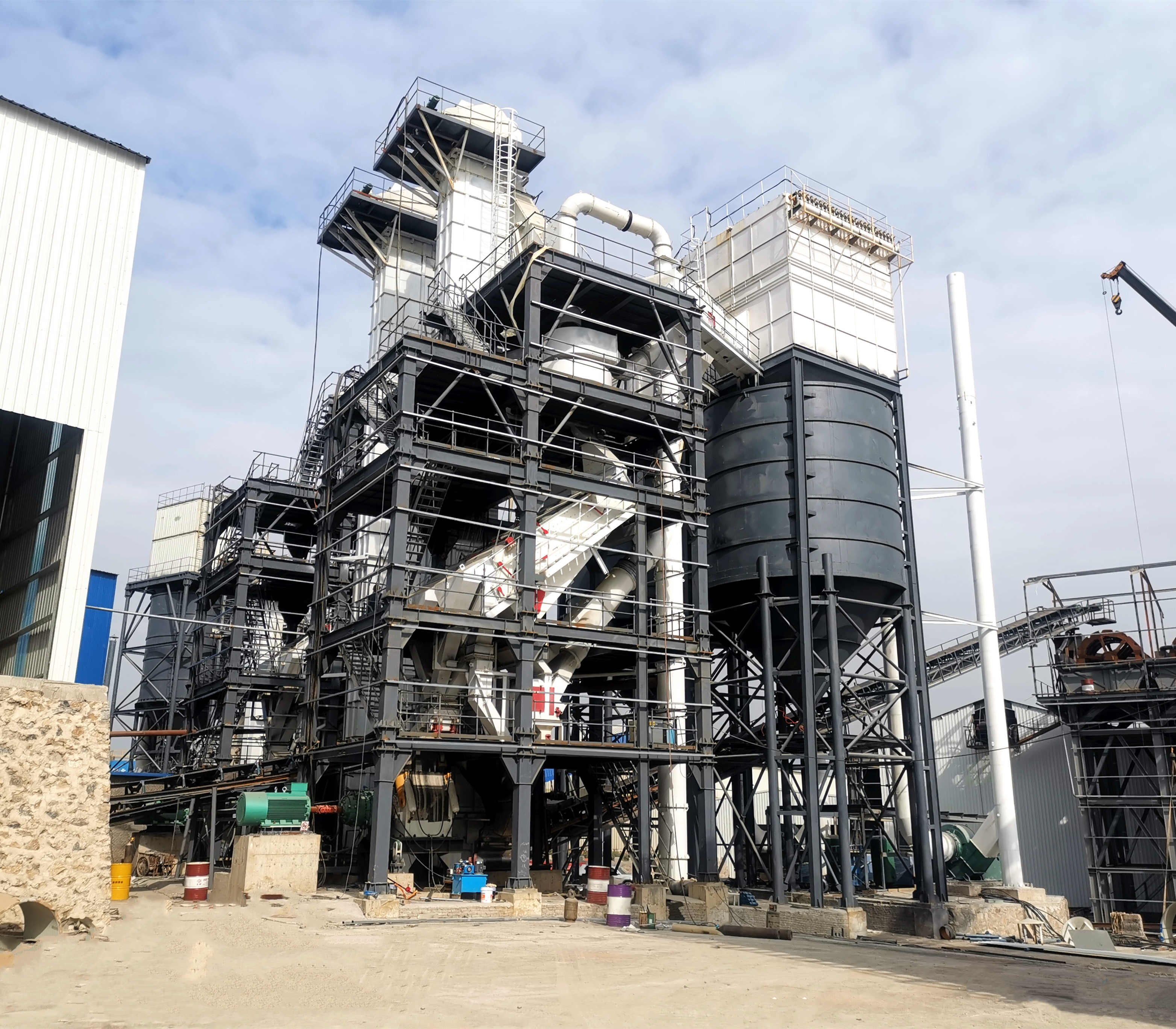 塔樓式制砂生產(chǎn)線（制砂樓），實(shí)現(xiàn)生產(chǎn)空間的最大化利用