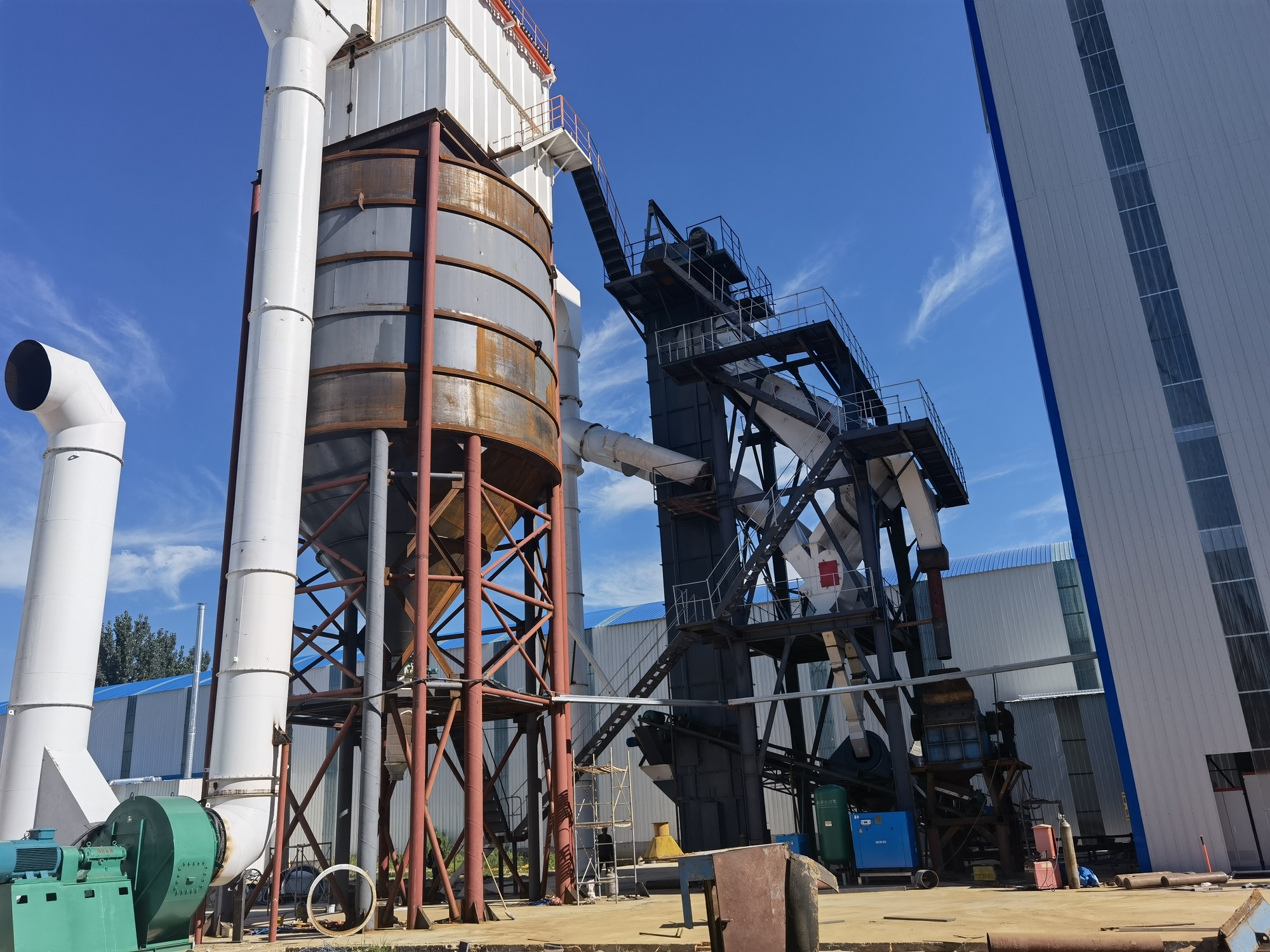 踐行綠色發(fā)展！干法制砂樓助力洗砂廠技改！