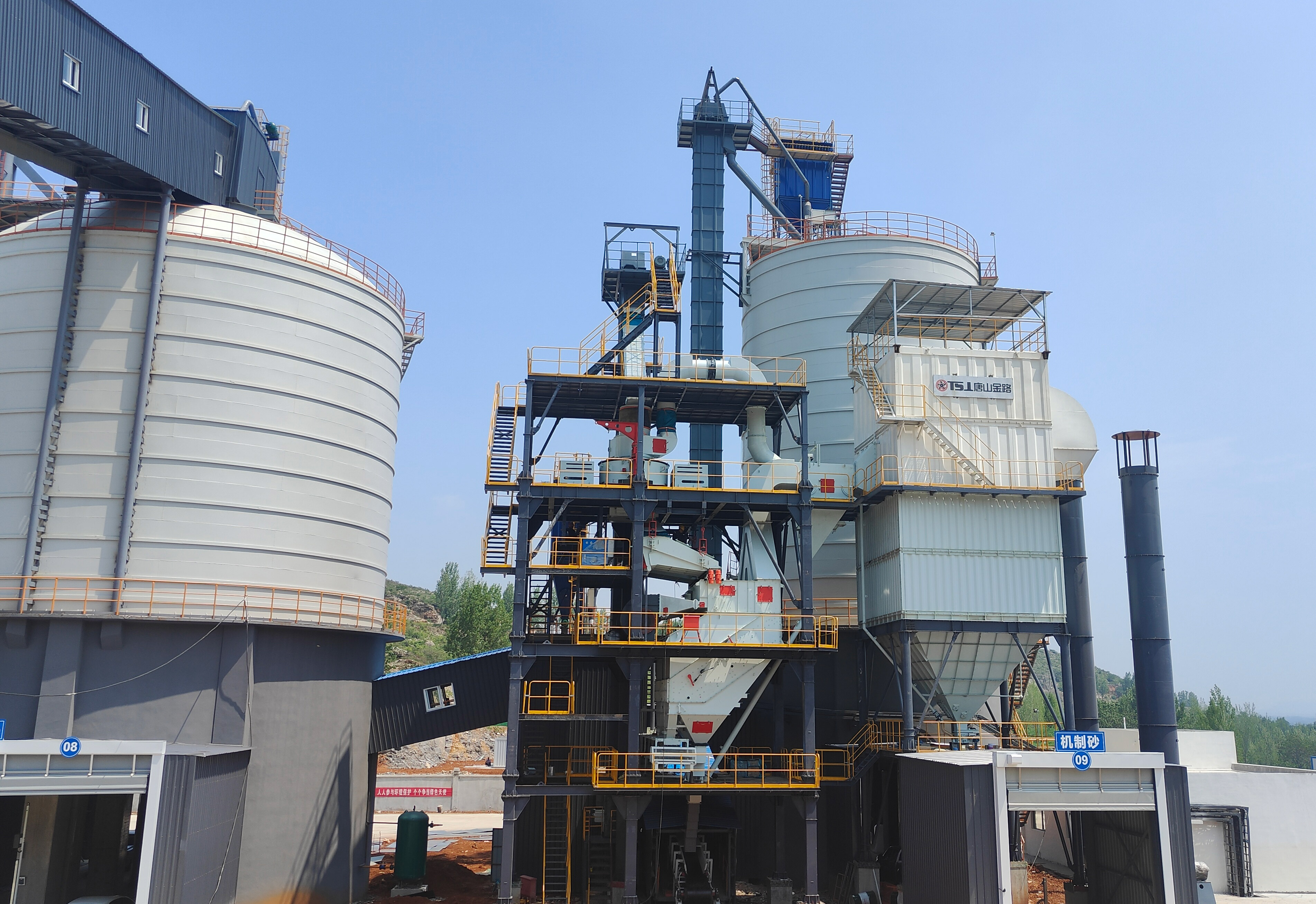 山東時產(chǎn)150噸制砂樓項(xiàng)目，一個月時間進(jìn)入投產(chǎn)模式