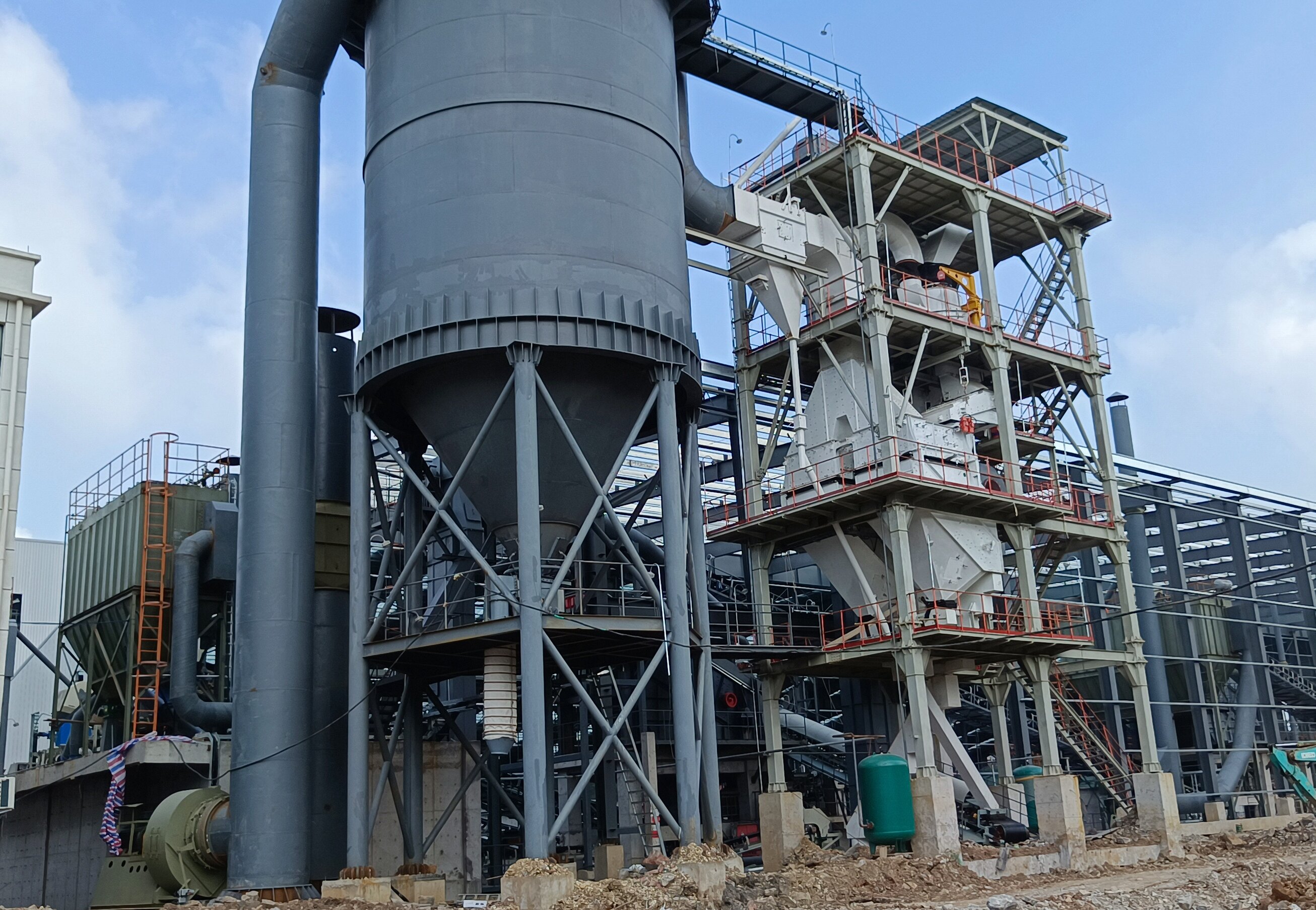 告別水洗與泥餅煩惱！干式制砂樓開啟環(huán)保制砂新范式